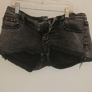 Bullhead black jean shorts used size 5