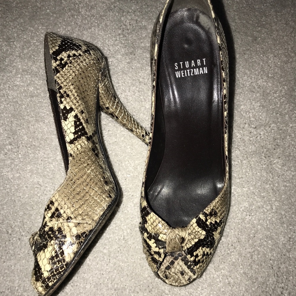Stuart Weitzman heel