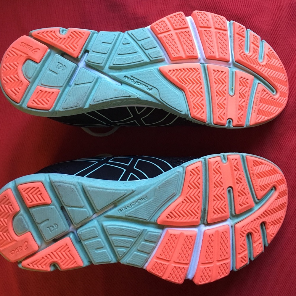 Asics - Picture 5 of 5