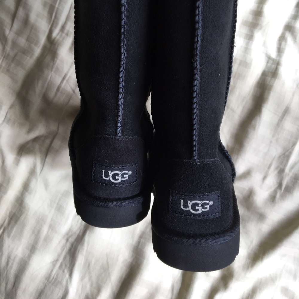 NEW UGG Classic Tall Boots - Picture 4 of 4