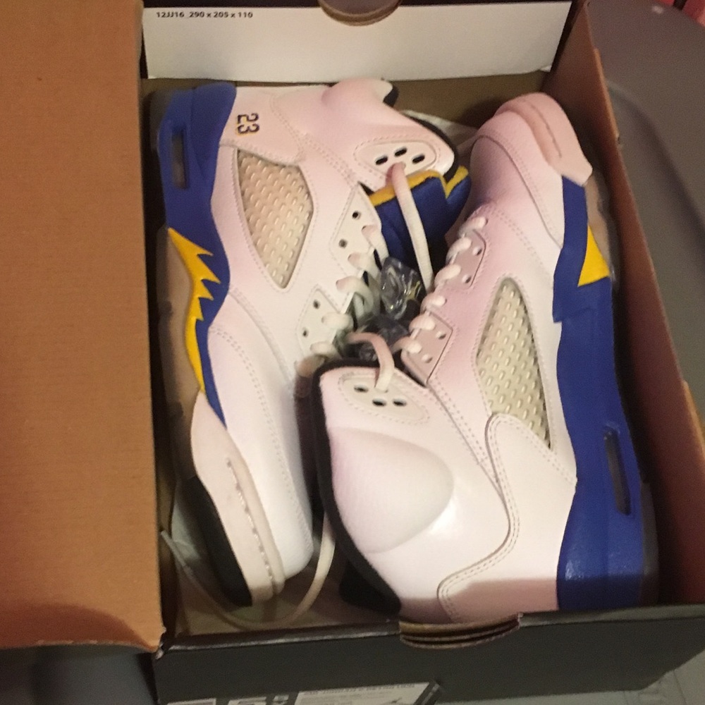 Laney Retro 5 Jordan White,Blue & Yellow Size 5.5