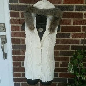 JONES NEW YORK ♡Faux Fur Hood♡ Toggle Sweater