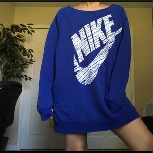 Nike top