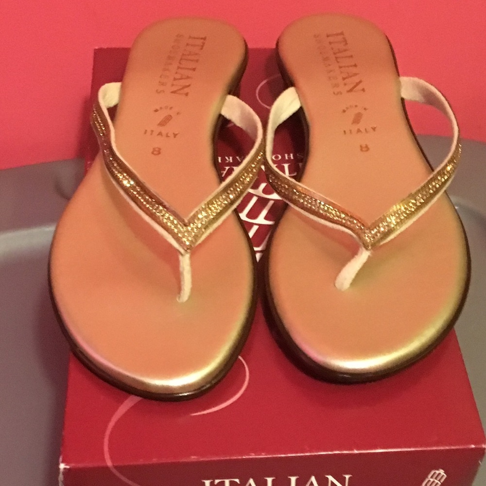 NWT Gold Sandals Size 8 Italian Shoemakers