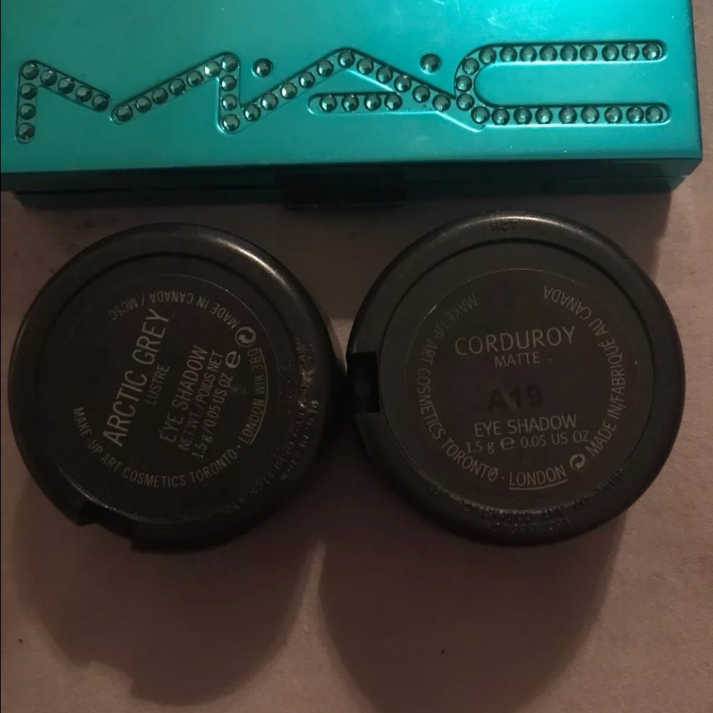 Mac eyeshadows - Picture 3 of 3