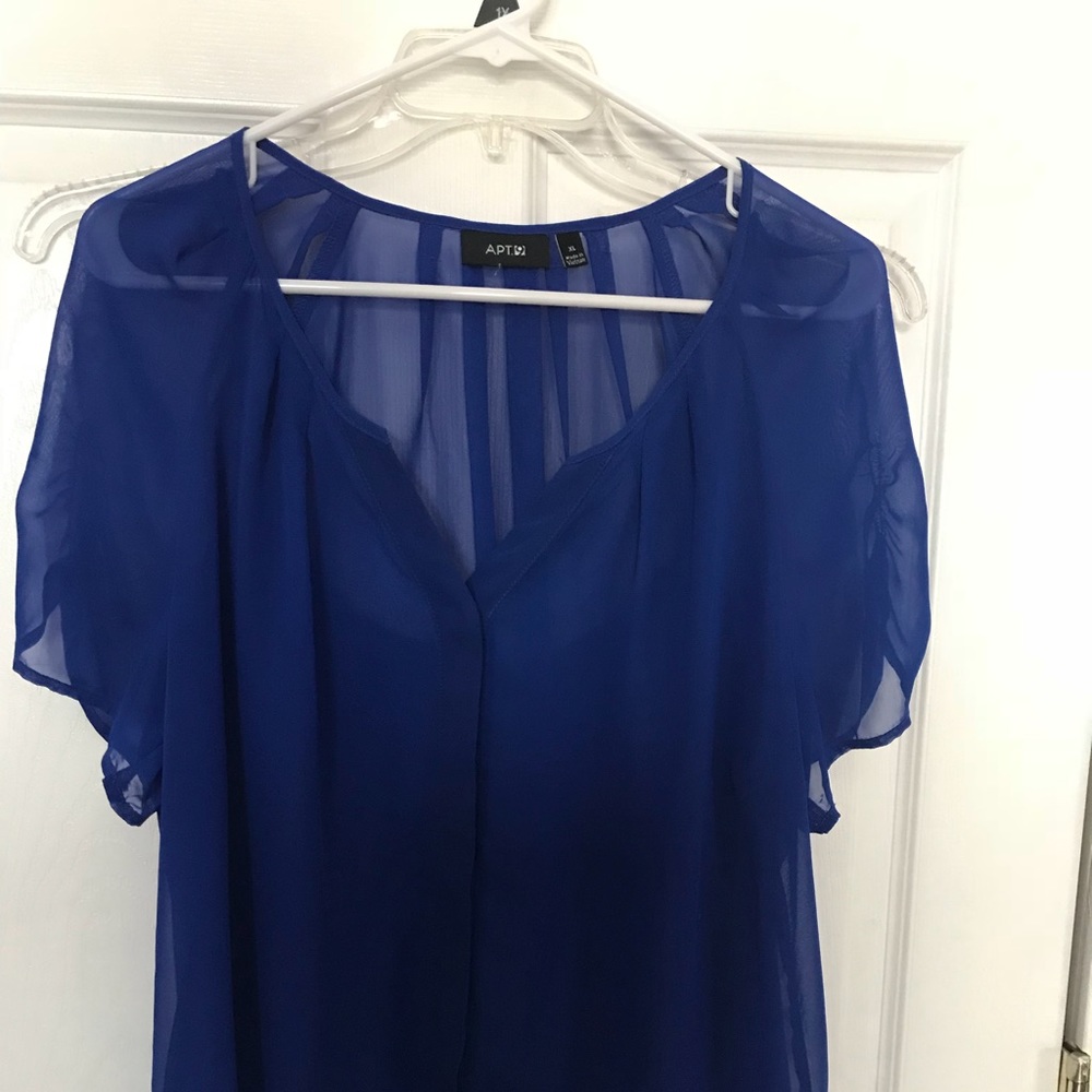 Misses 2 piece blouse. Cami and blouse.