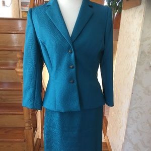 Tahari Skirt Suit, Size 10