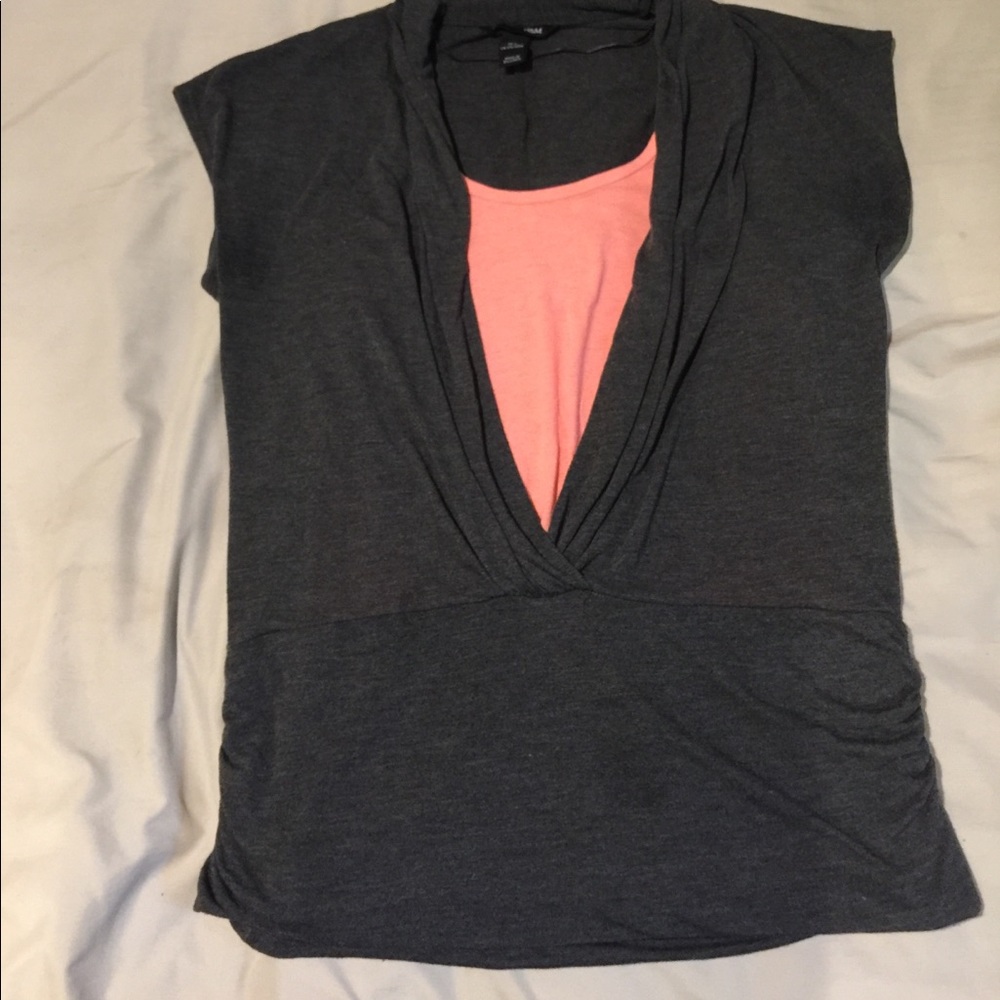 Gray cover shirt, open front, t-shirt