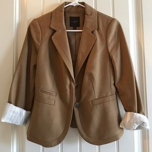 CLOSET CLOSING TONIGHT 12/16! Camel Blazer