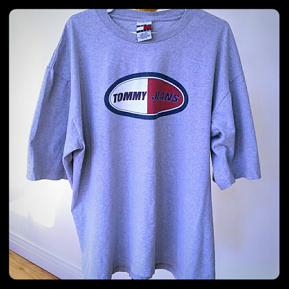 Vintage Tommy Jeans tshirt