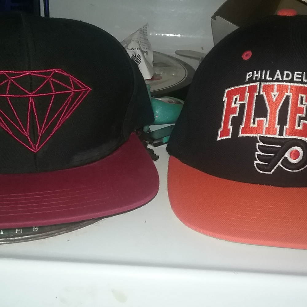 Lot of Diamond supply co & Flyers hat