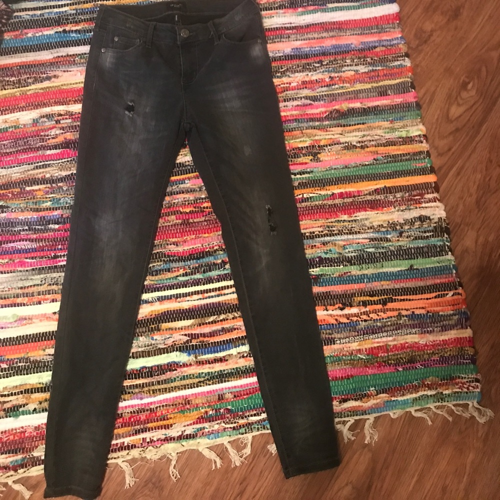 Black jeans w minimal holes