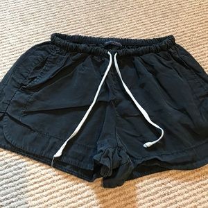 BLACK BRANDY MELVILLE SHORTS