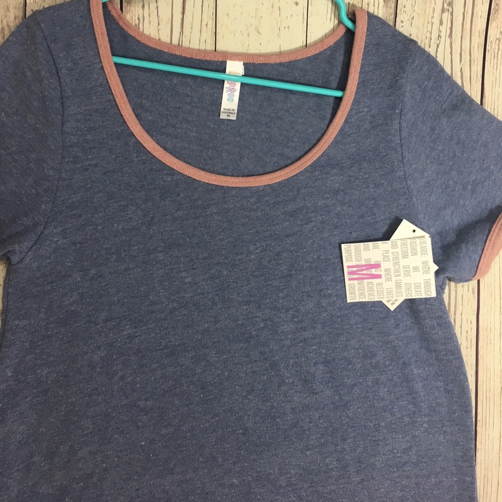 Medium LuLaRoe Classic T