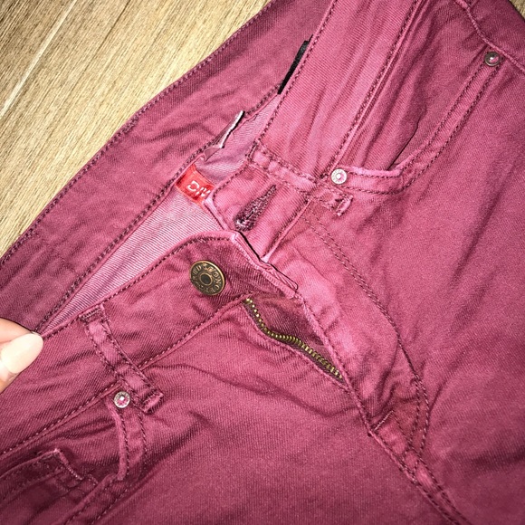 Jeans - Picture 2 of 3