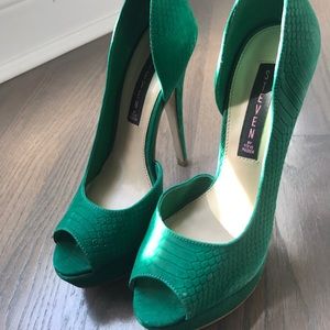 Green peep toe heels