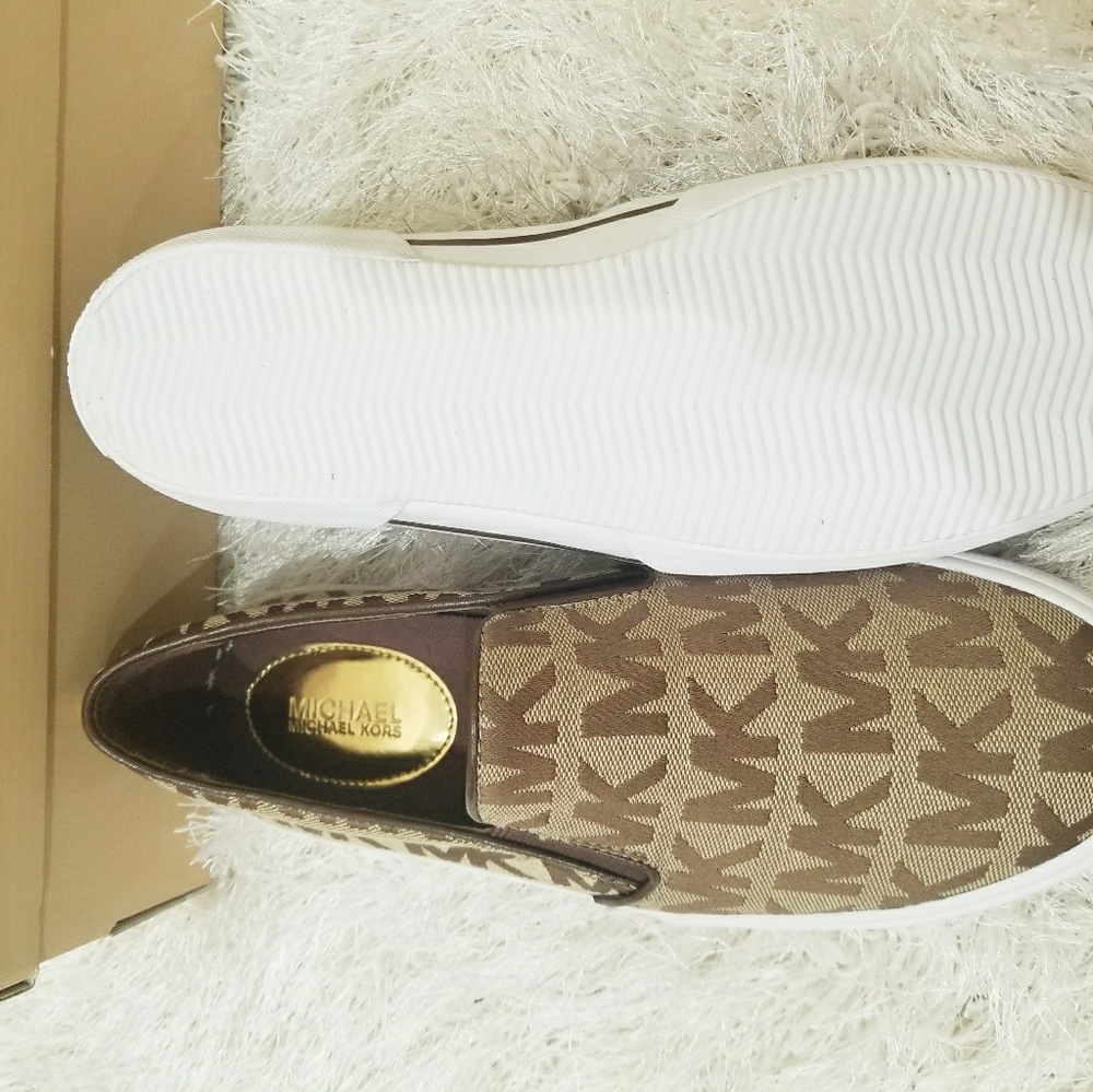 🚫SOLD🚫MICHAEL KORS KEATON SIGNATURE Slip on Shoe - Picture 6 of 6