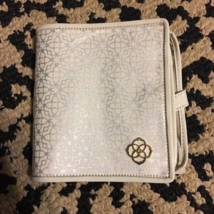 Kendra Scott travel case