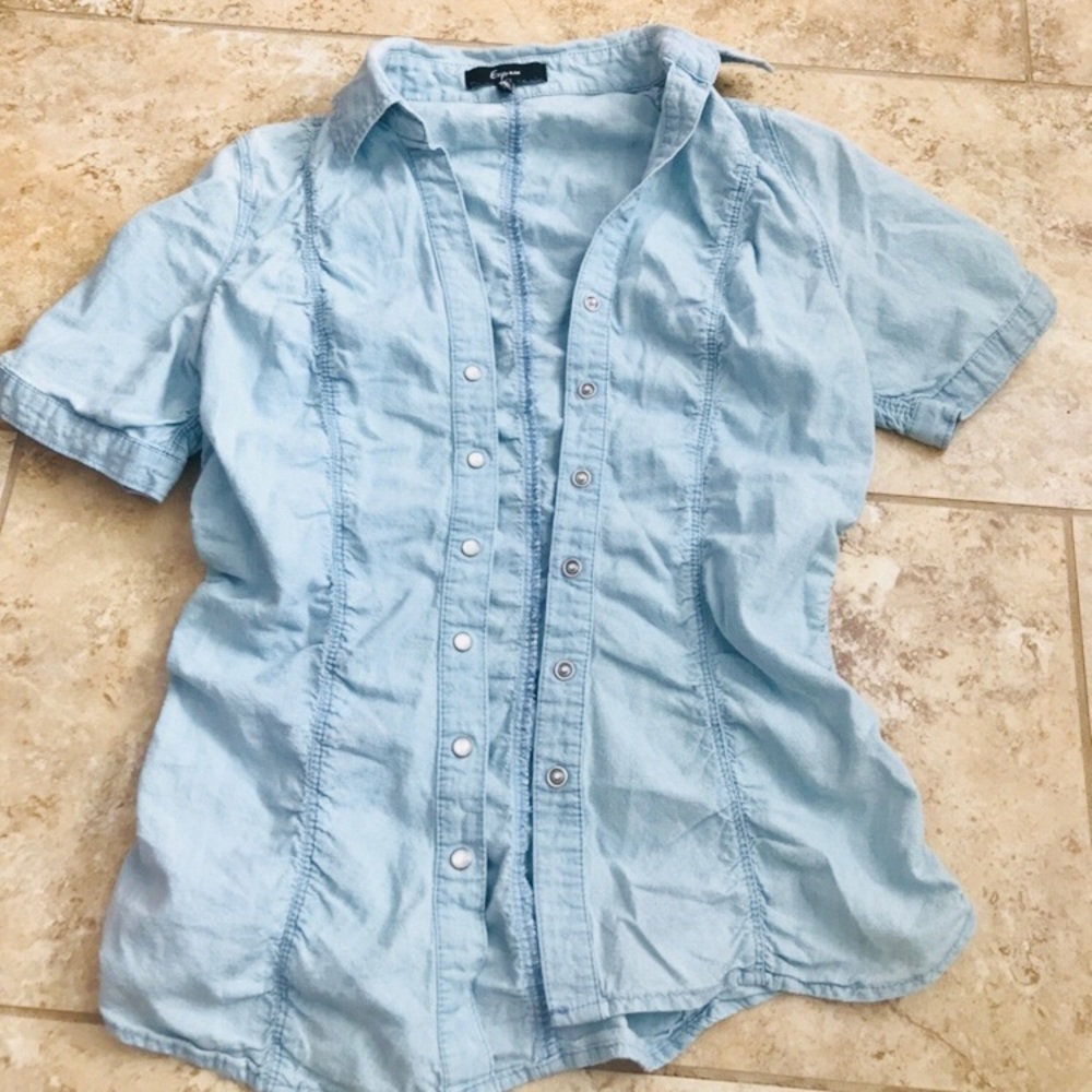 Light wash jean shirt denim button up size xxs