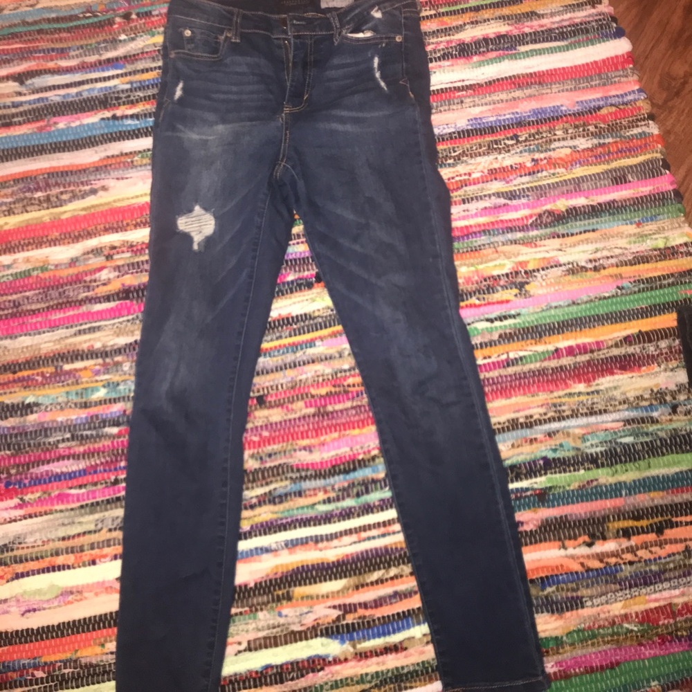 Distressed, high wasted jegging