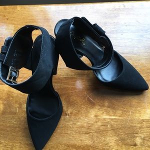 Black NWOT Suede Ankle strap shoes size 6 Black NWOT Suede Ankle strap shoes size 6