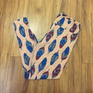 LuLaRoe TC Feathers Leggings