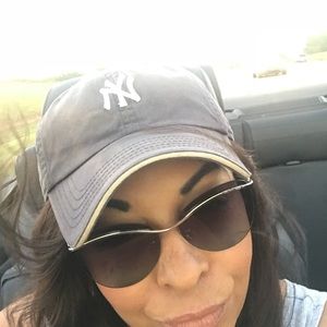 Meet your Posher, Shirley