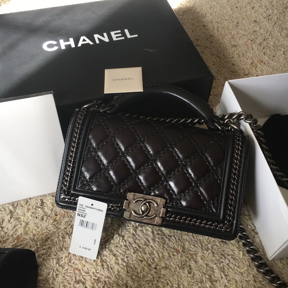 Chanel Boy Flapbag with handle