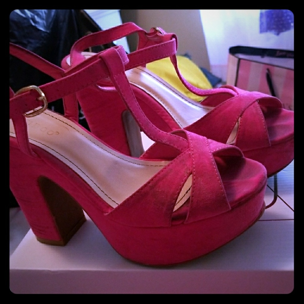 Magenta platform heels