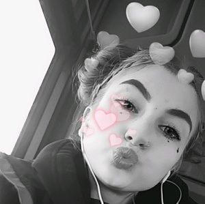 Meet your Posher, Kelsy