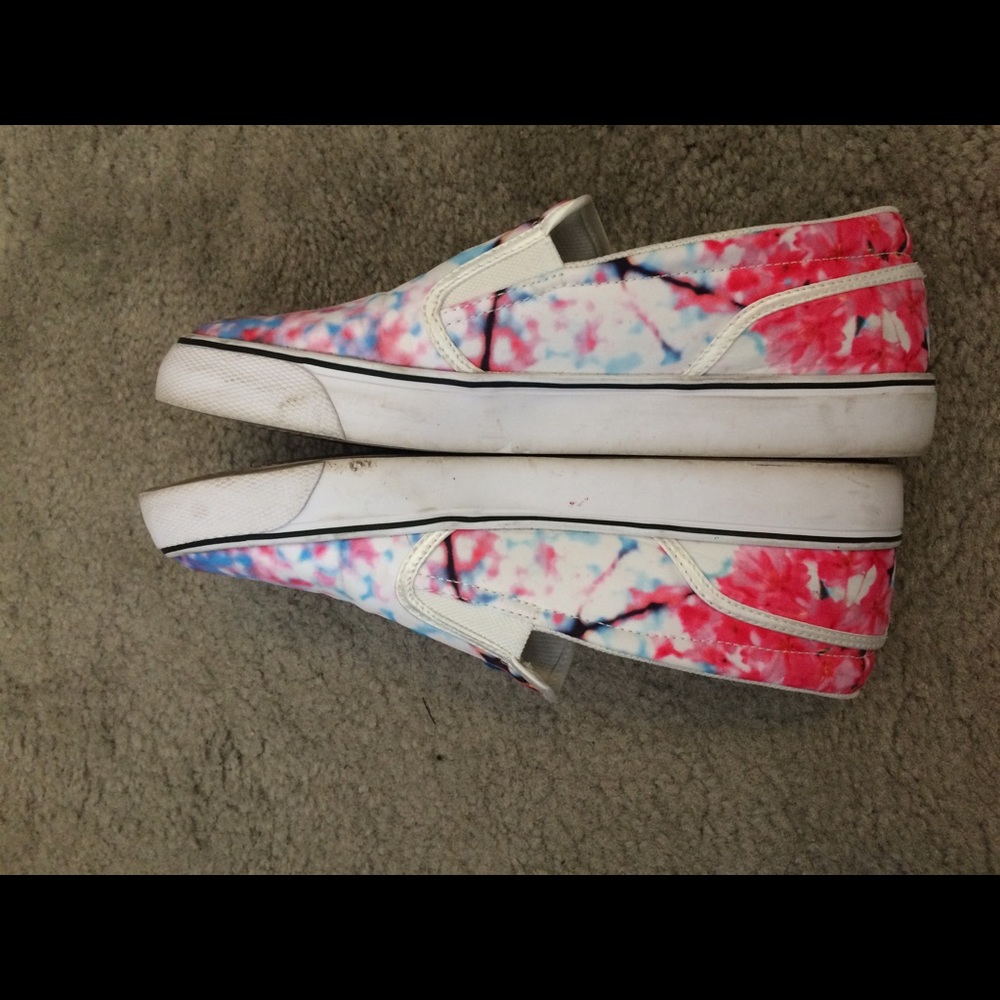 Nike slip on canvas shoes
