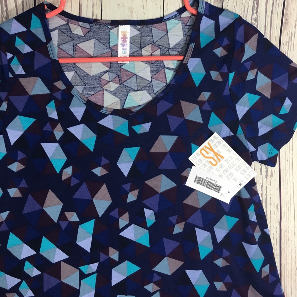 XS LuLaRoe Classic T