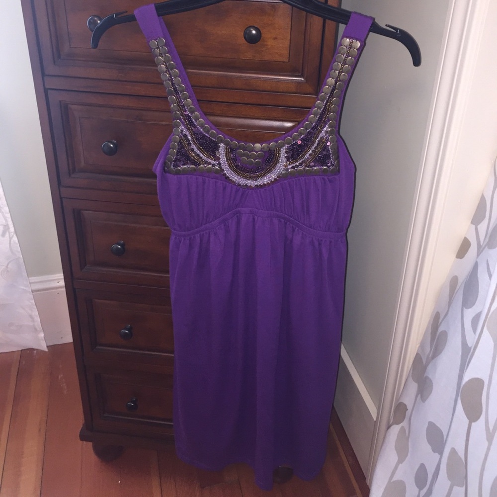 Women’s Dress - Picture 2 of 4