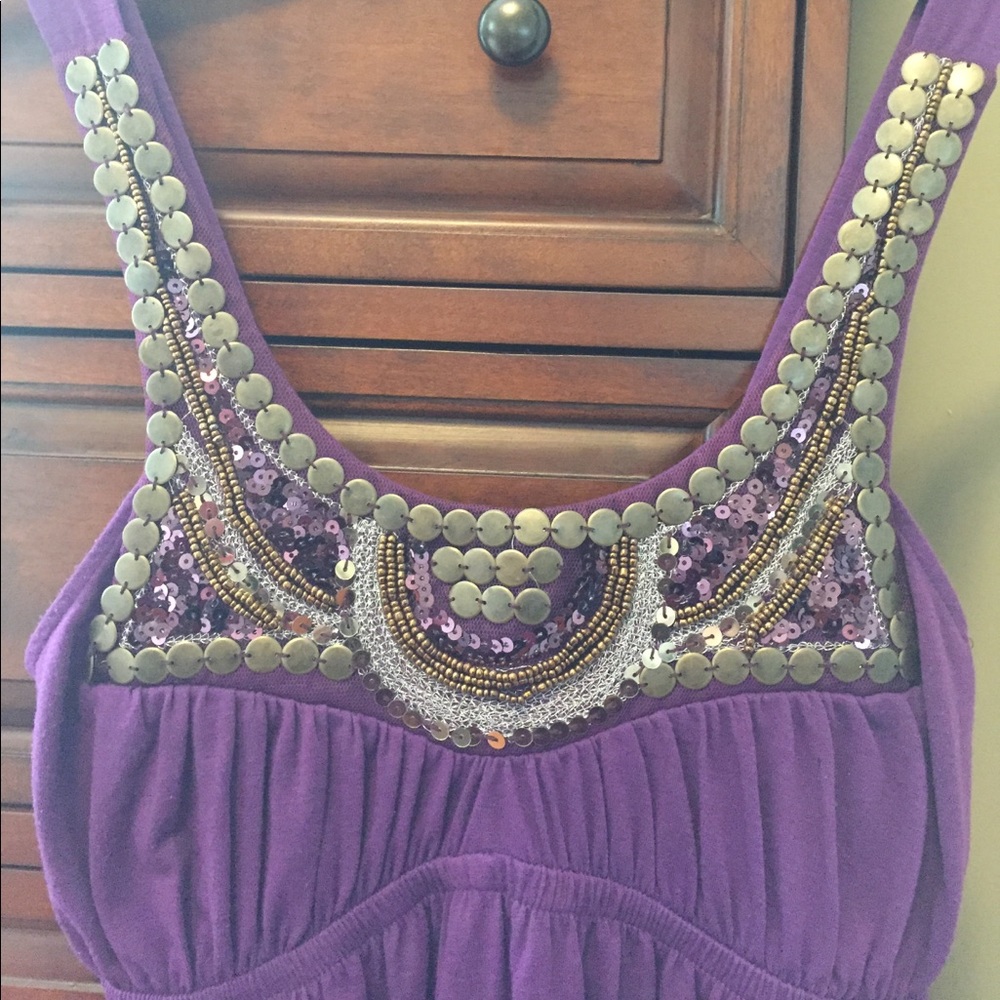 Women’s Dress - Picture 4 of 4