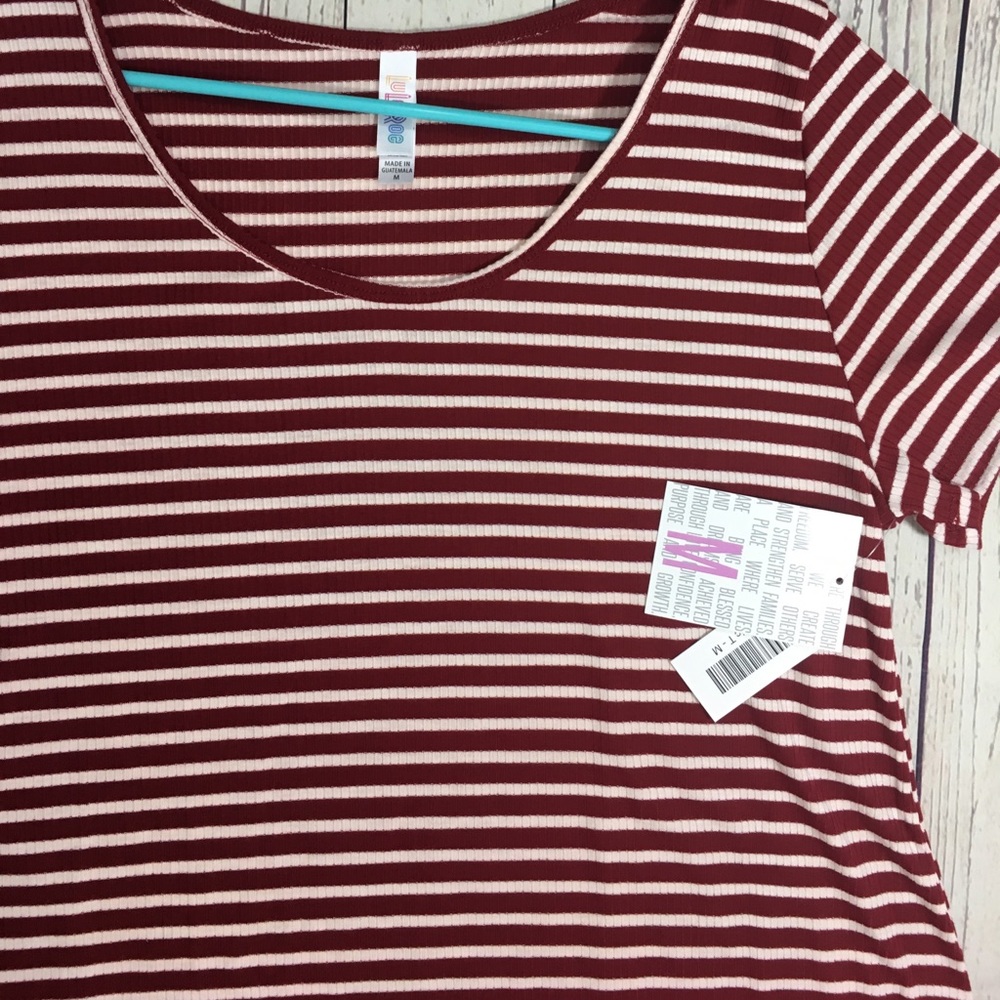 Medium LuLaRoe Classic T