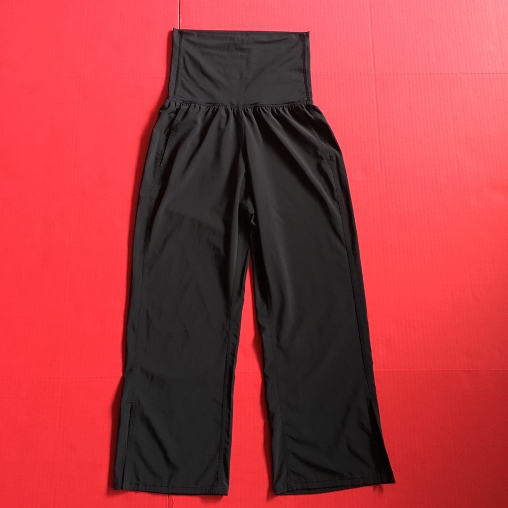 LULULEMON CROPPED PANTS W POCKETS🍒