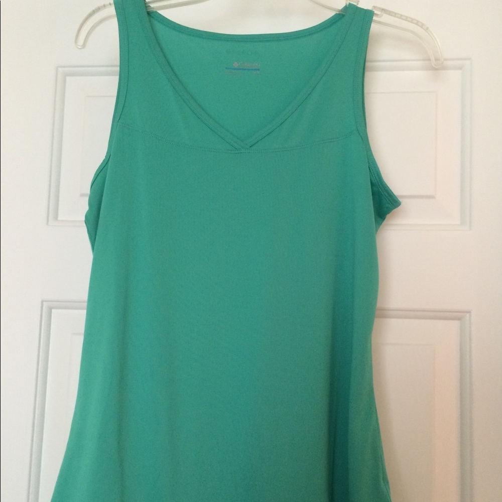 NWOT COLUMBIA green stretch tank 6 8 10 M