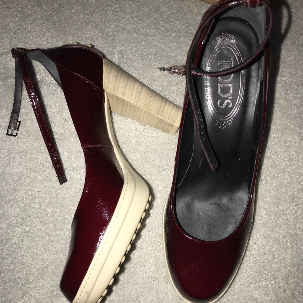 Tod patent leather round toe pumps