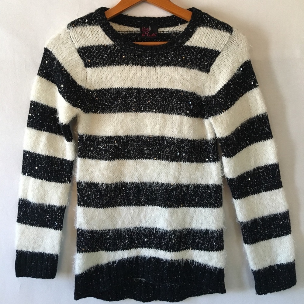 ShiMmeRiNg sWeAter - Picture 4 of 15