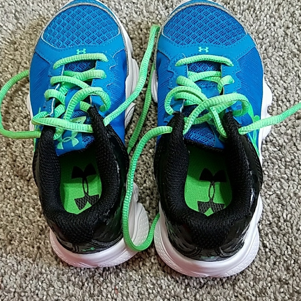 Under Armour shoes ( size-11)