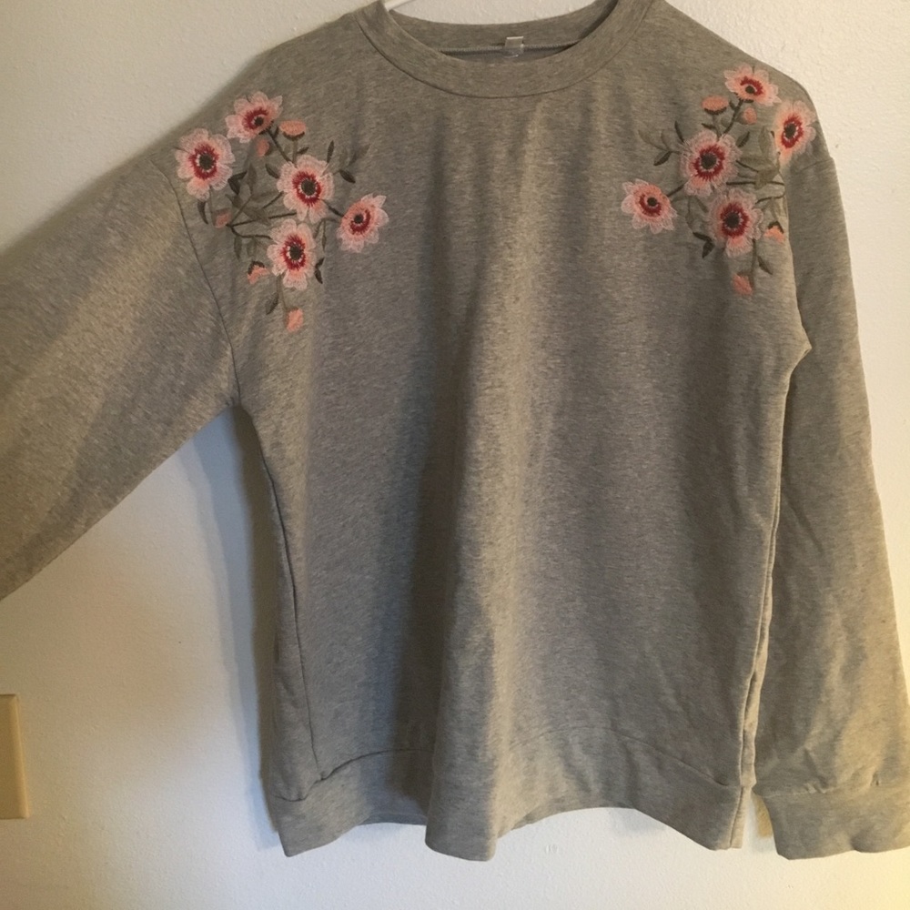Embroidered sweater | Perfect for Fall - Picture 2 of 4