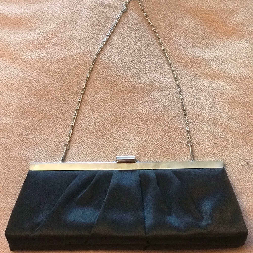 Black clutch