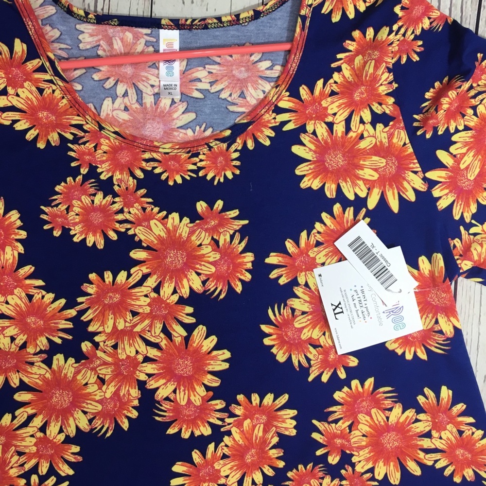 XL LuLaRoe Classic T