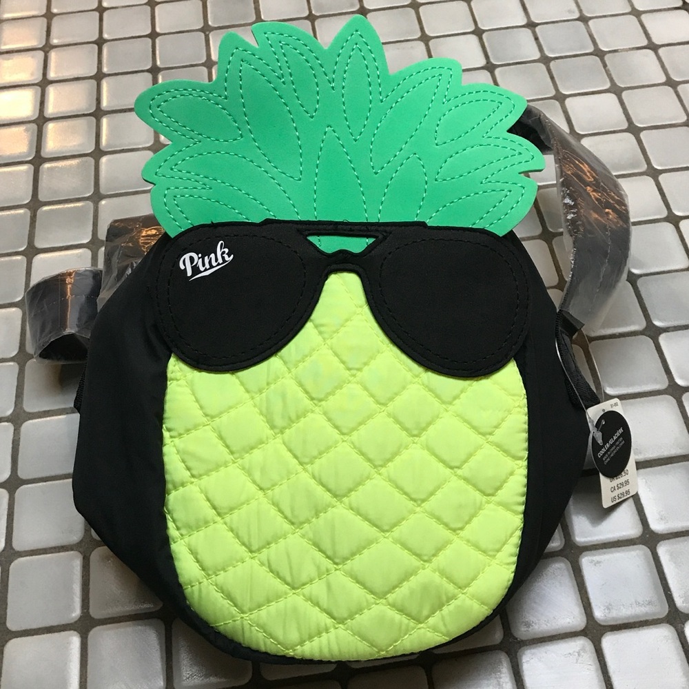 VS PINK Pineapple Lunchpail🍍