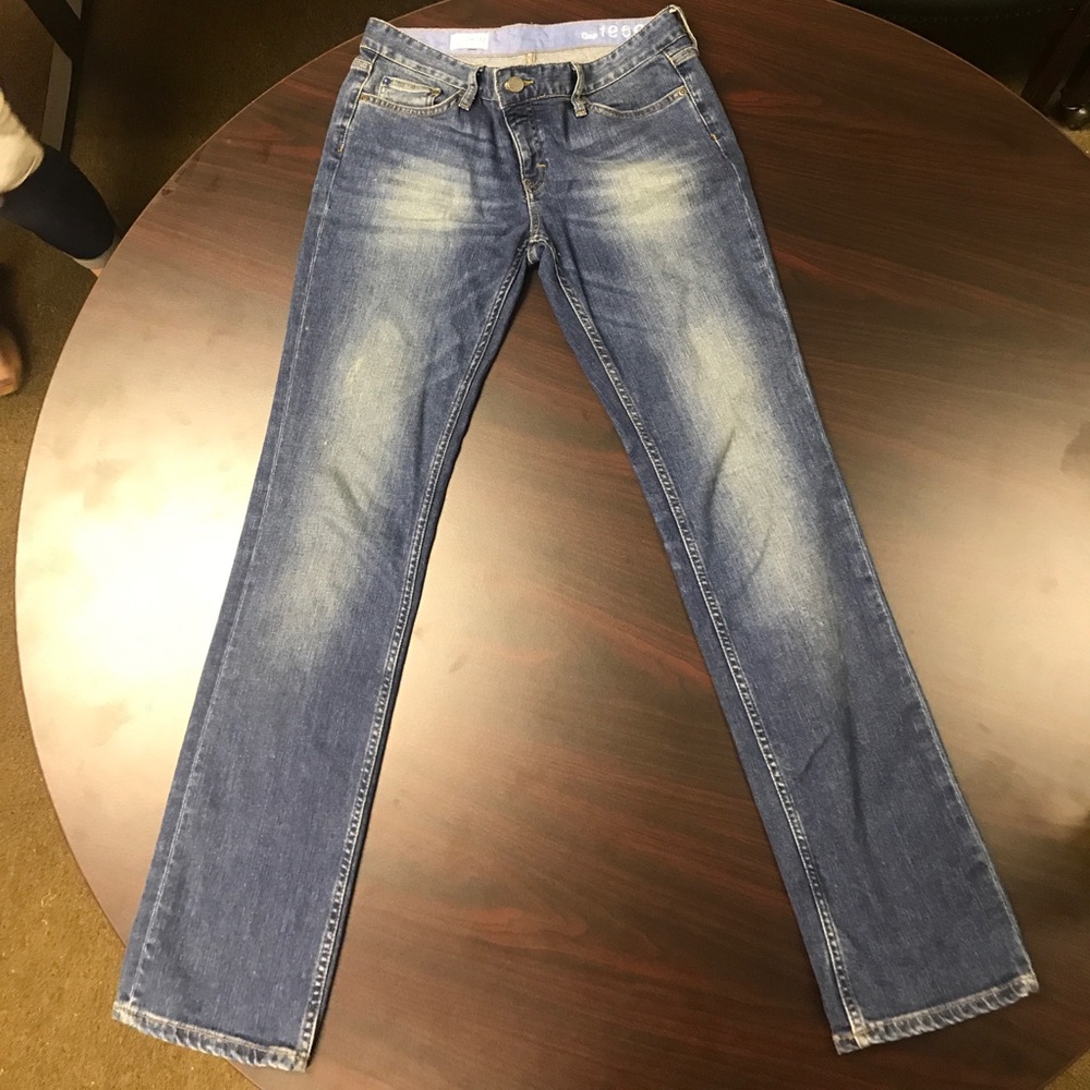 Gap Real Straight Jeans. Size 28