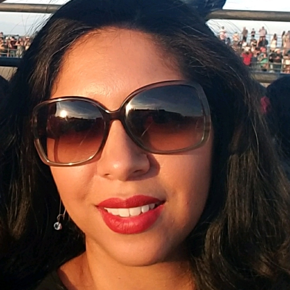 Meet your Posher, Monica