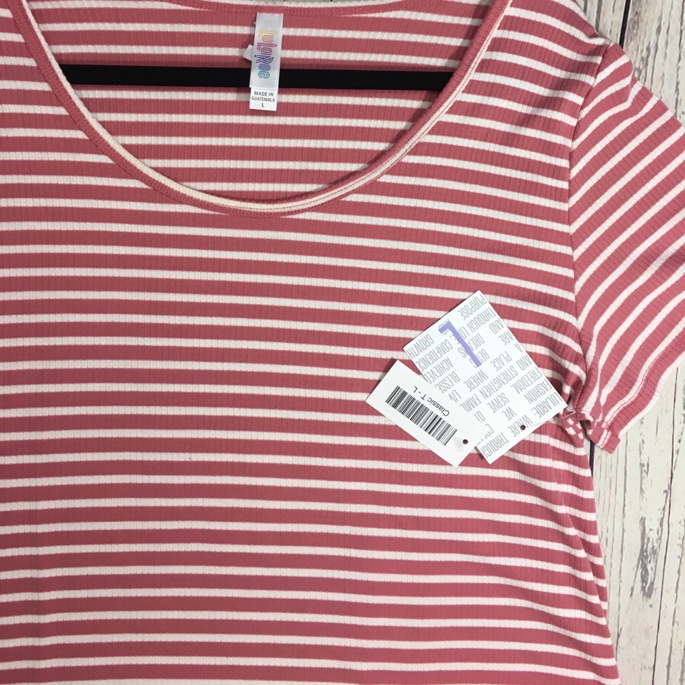Large LuLaRoe Classic T