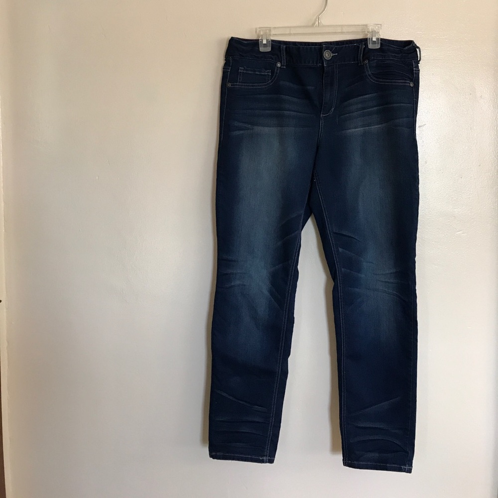 Maurices DeminFlex Plus Curvy Skinny Jeans Size 18