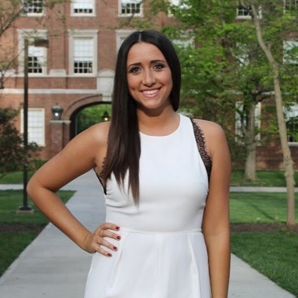 Meet your Posher, Cassie - Picture 1 of 1