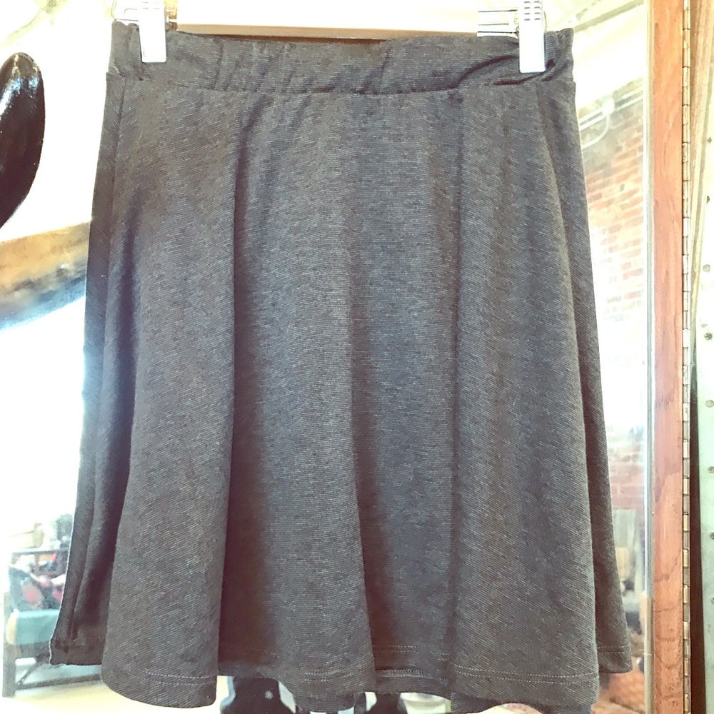 ✨Flowy Grey Skirt!✨